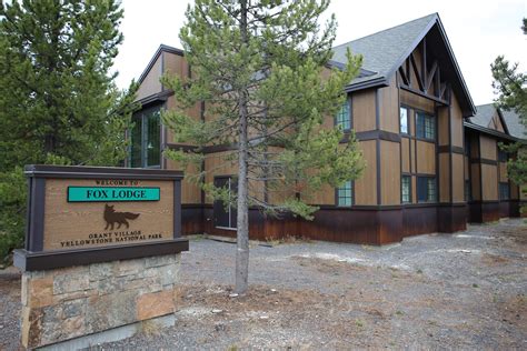 hotels in grant village yellowstone